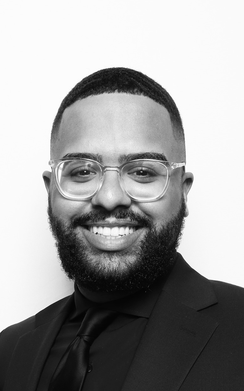 Luis Santiago headshot